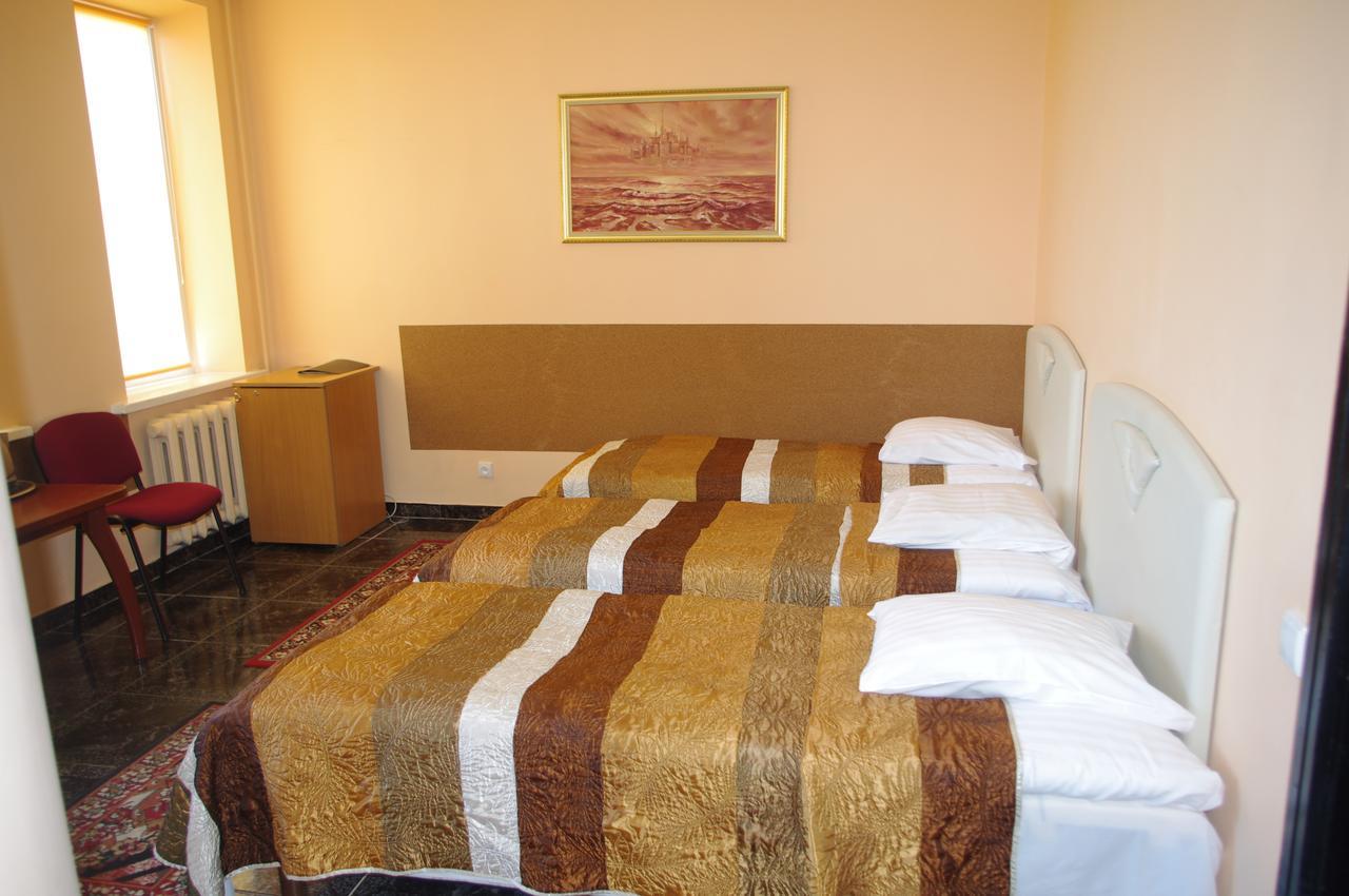 Vaivorykste Hotel Siauliai  Exterior photo